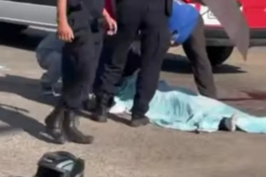 Muerte en moto: otro motociclista fallecido y conductor de un automóvil prófugo