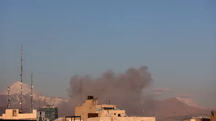 Israel bombardeó una instalación secreta de Irán donde se desarrollaba un componente clave para desa