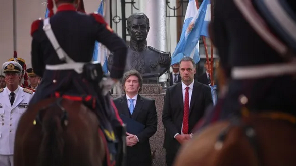 Pascuas agitadas para Javier Milei: la interna golpea a La Libertad Avanza y deja a Adorni en una po