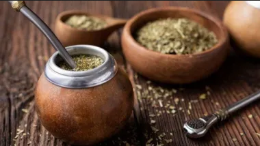 El ranking de las 20 yerbas más vendidas de la Argentina: cuáles son las dos potencias que pelean po