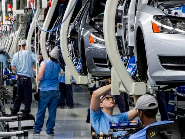 La industria manufacturera se contrajo 3,2% respecto de enero de 2025 y acumula siete bajas