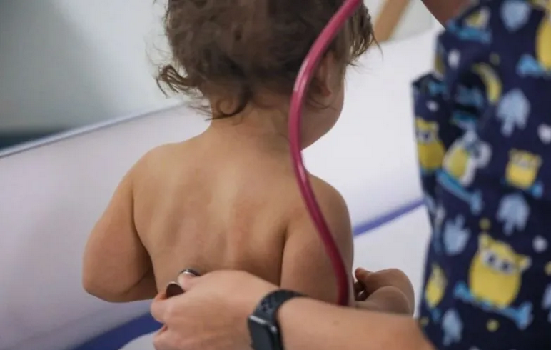 Alerta sanitaria en las infancias: aumentaron los casos de tos convulsa en Argentina