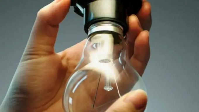 Corrientes: se electrocutó mientras intentaba cambiar un foco en su casa