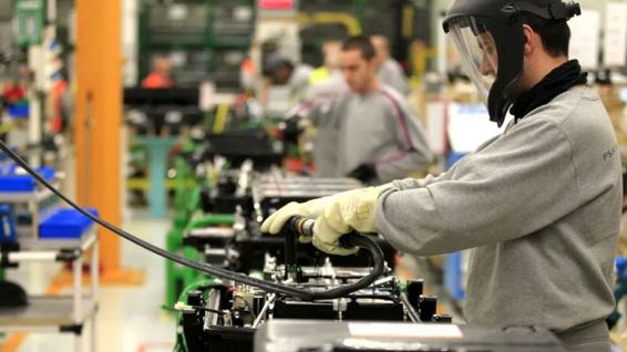 La morosidad se traslada de las familias a las fábricas y tensiona al extremo la cadena de pagos