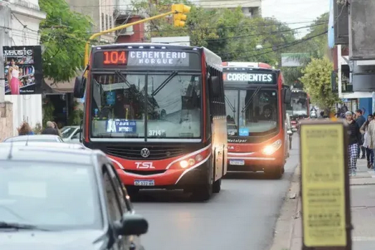 Se levantó el paro de colectivos en Corrientes tras el pago de salarios