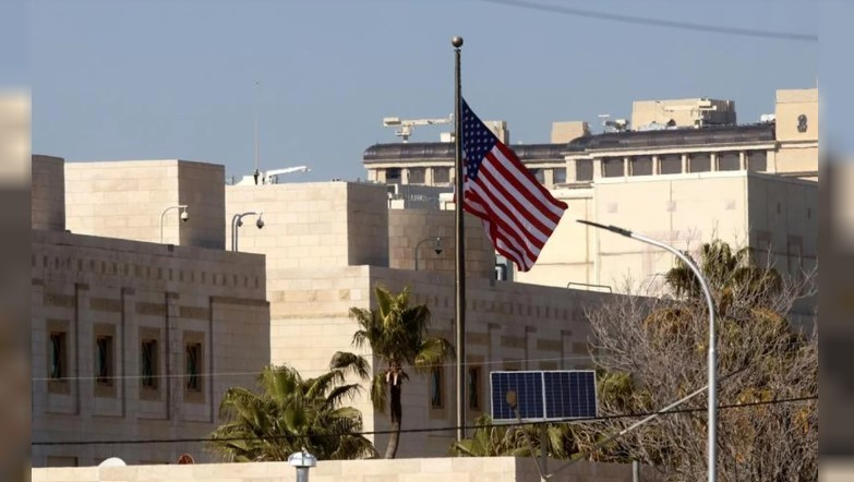 Balearon la embajada de Estados Unidos cerca de Beirut