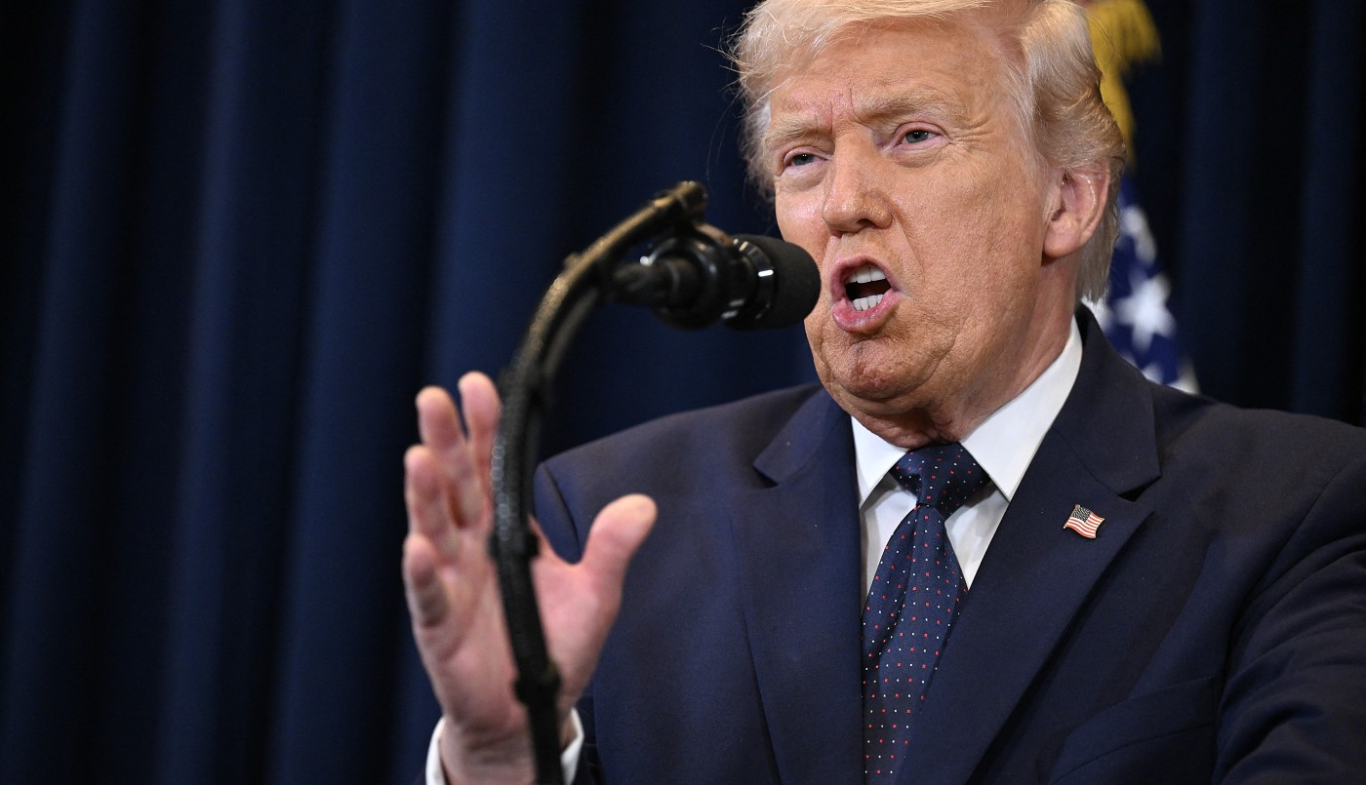 Trump aseguró que golpeará "muy duro" a Irán si intenta bloquear el suministro mundial de petróleo