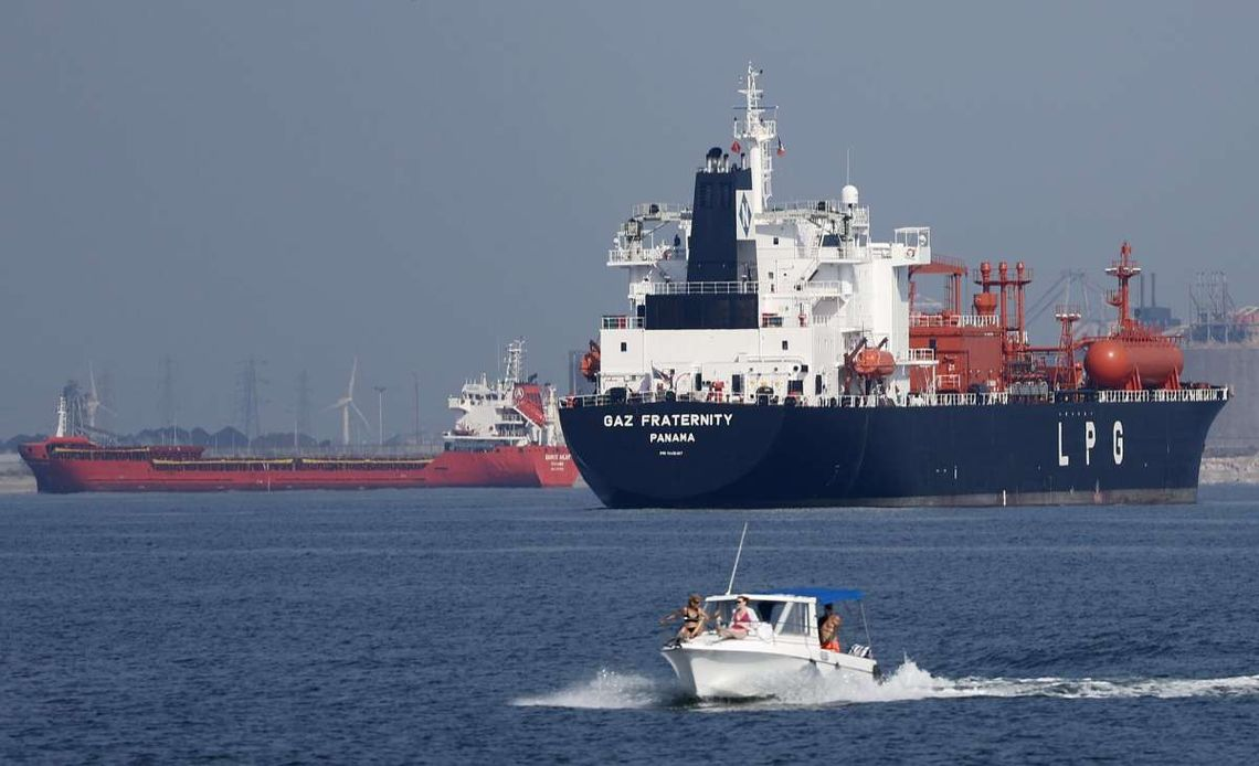 Acuerdo inédito para poner a la venta reservas de petróleo