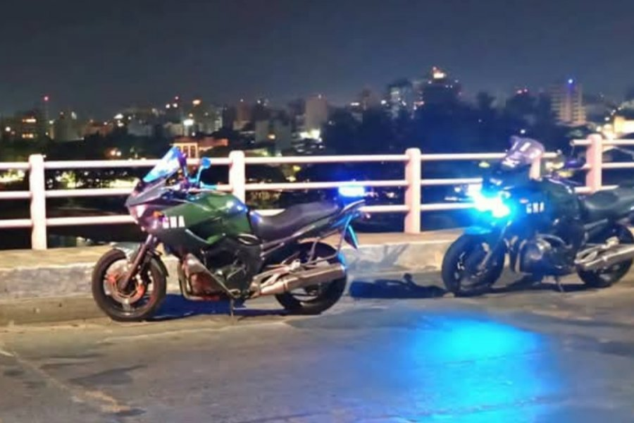 Otro rescate sobre el puente Chaco - Corrientes: una adolescente de 17 años intentó saltar desde el