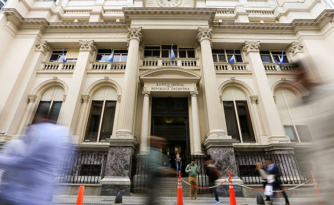 El BCRA compró US$ 450 millones y ya cumplió el 50% de la meta pactada para 2026