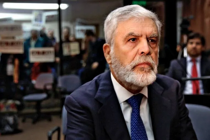 Le concedieron la prisión domiciliaria a Julio De Vido y dejará la cárcel de Ezeiza