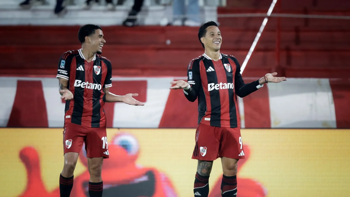 River venció 2 a 1 a Huracán en el Ducó en el inicio del ciclo de Eduardo Coudet