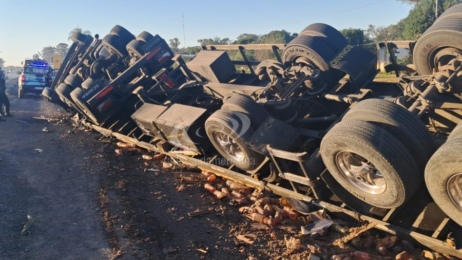 Camión de gran porte volcó en Ruta 12: el chofer manejaba alcoholizado