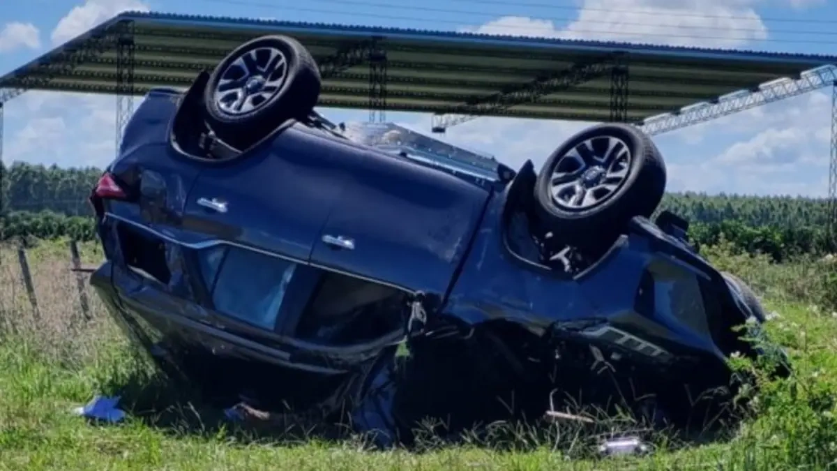 Murió un bebé y sus padres están graves tras un despiste y vuelco sobre la Ruta 14