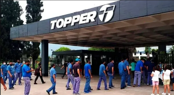 Topper ya echó a 160 trabajadores y los que siguen apenas cobran $700 mil por mes