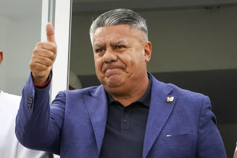 La Justicia autorizó al "Chiqui" Tapia para que salga del país