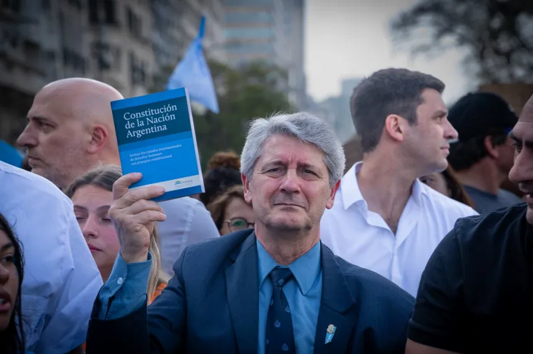 Las renuncias y el pluriempleo se multiplican entre los docentes universitarios de la Argentina