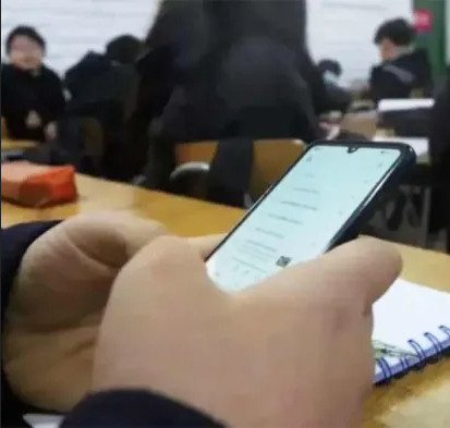 Amenaza de tiroteo en un escuela de Corrientes: allanaron la casa de un alumno tras detectarse chats