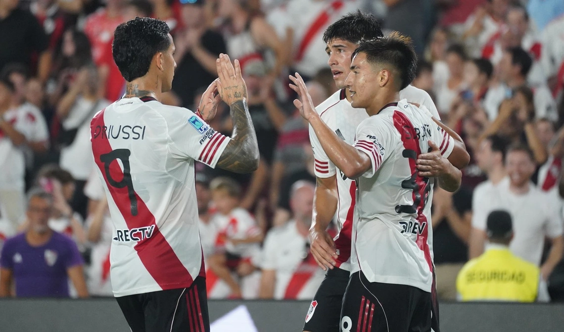 River venció a Sarmiento con comodidad y suma confianza en el inicio de la era Coudet