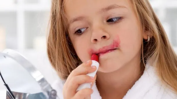 La Anmat prohibió la venta de una serie de maquillajes infantiles