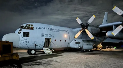 Argentina envía un avión Hércules a Bolivia para brindar ayuda humanitaria