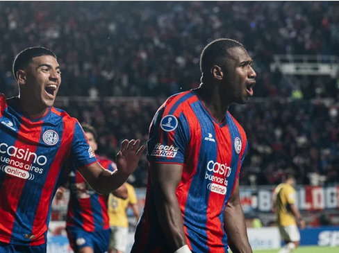 San Lorenzo venció por 2-0 a Deportivo Cuenca y es puntero en el Grupo D de la Copa Sudamericana