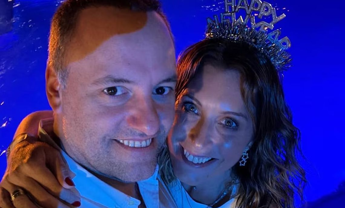 Confirman que Manuel Adorni viajó a Aruba junto a su esposa e hijos