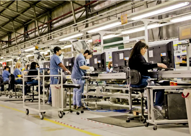 Alertan que la industria pierde nueve empleos por hora y se agrava la informalidad