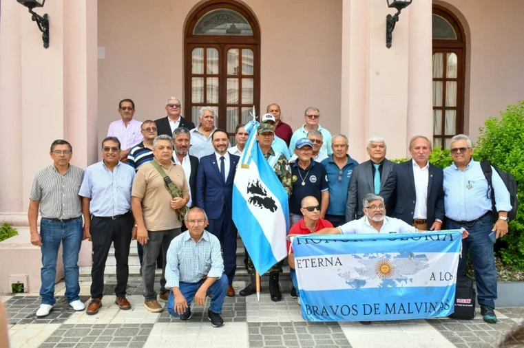 El gobernador Valdés anunció el séptimo viaje de veteranos a las Islas