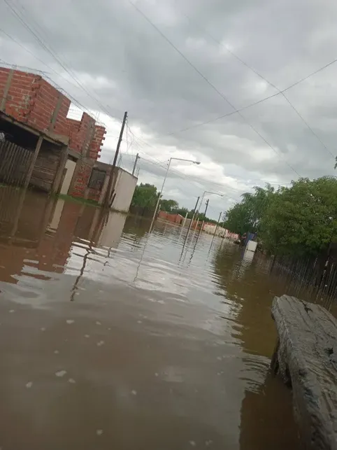 Lluvias intensas inundaron barrios de Monte Caseros