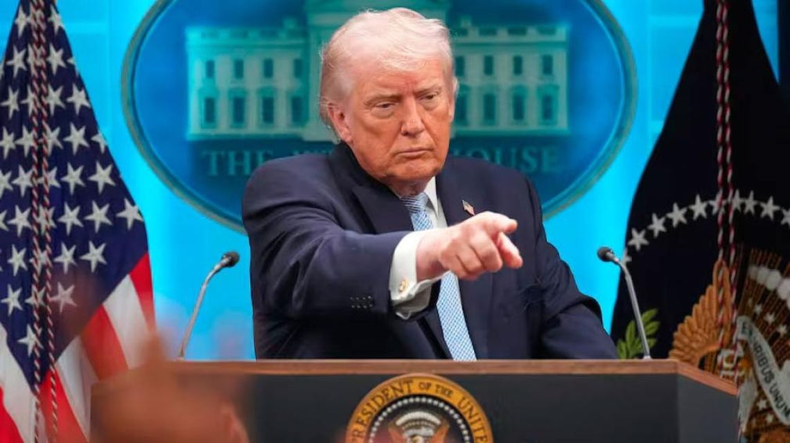 Donald Trump reanuda las negociaciones y amenaza a Irán para que acepte un acuerdo