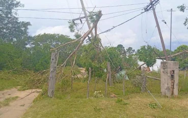 Después del intenso calor un fuerte temporal azotó a San Roque Corrientes
