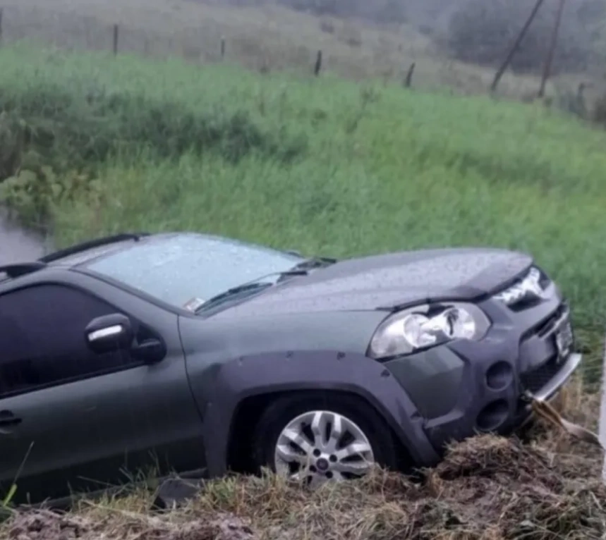Intendente correntino protagonizó un impactante choque bajo la lluvia