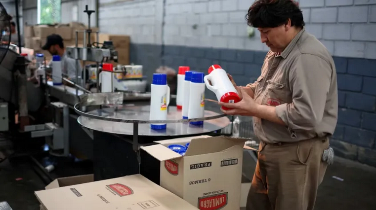 Lumilagro anunció una baja de precios tras despedir personal y dejó un desafiante mensaje