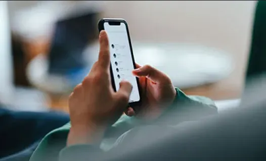 Tecnopatías: Una mirada urgente sobre el uso de las pantallas en jóvenes