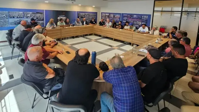 Sindicatos y Pymes marchan al Congreso contra la reforma laboral