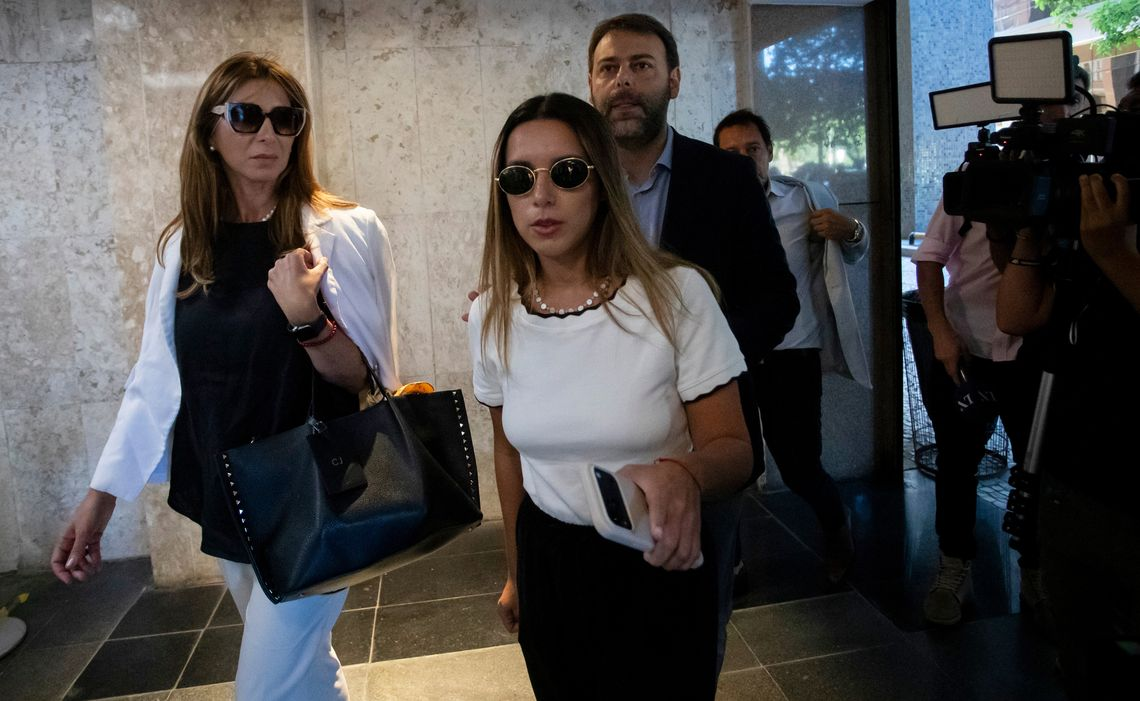 Revés para Agostina Páez en Brasil: el juez postergó su regreso a la Argentina