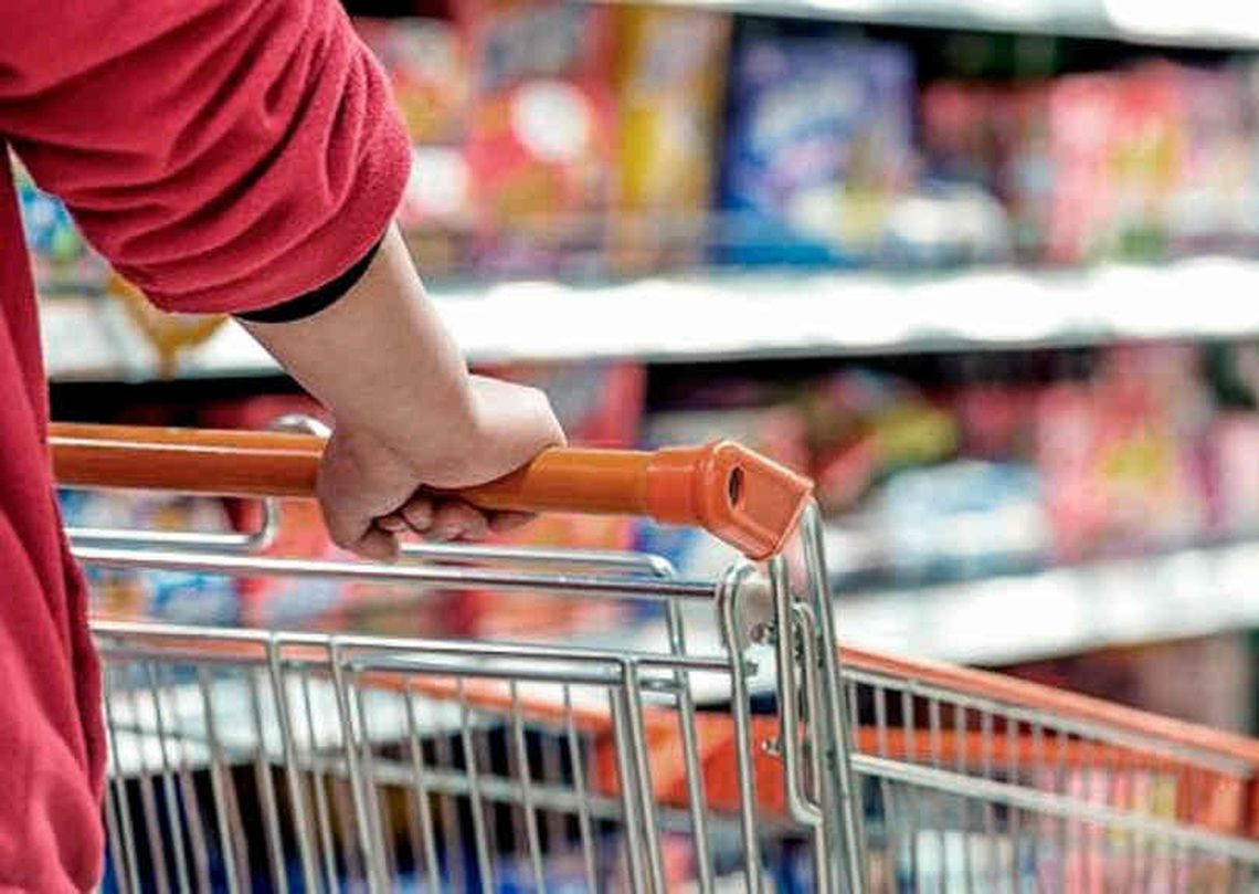 Las ventas en supermercados cayeron 5,1% en marzo interanual