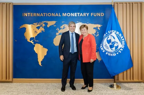Informe del FMI: el organismo reconoce un déficit fiscal de 0,8% del PBI