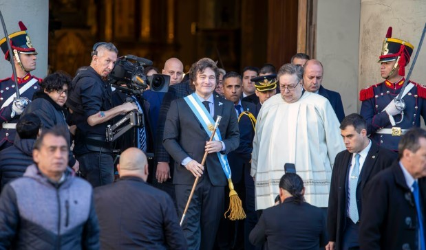 Milei asiste al Tedeum y ensaya una foto de unidad, pese a la interna y la ausencia de Villarruel
