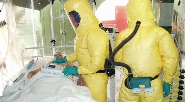 África alerta de “alto riesgo” en diez países por el brote de ébola