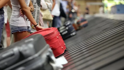 Los viajes al exterior bajaron un 13% anual en abril, mientras la llegada de extranjeros creció 10%