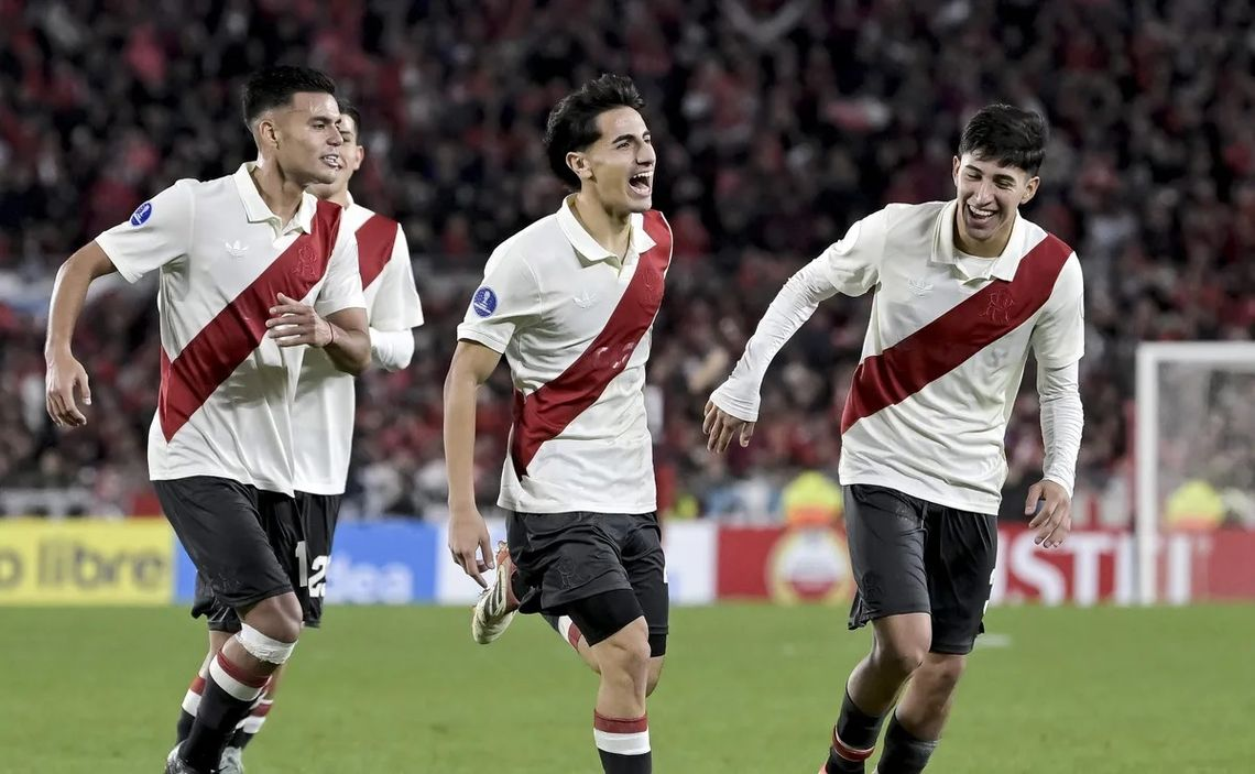 River se recuperó con una goleada a Blooming y el pase a octavos de la Sudamericana