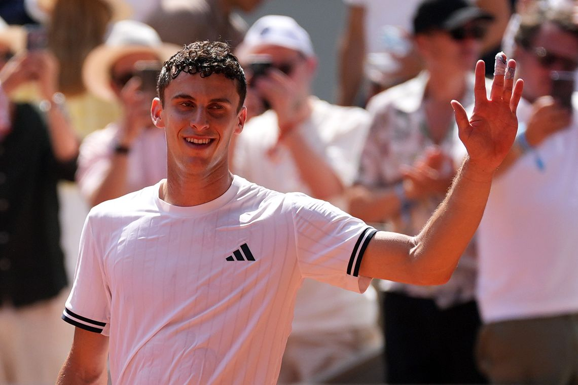 ¡Batacazo argentino!: Cerúndolo eliminó a Jannik Sinner del Roland Garros