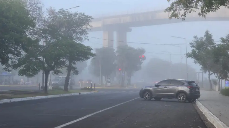 Corrientes amaneció bajo alerta violeta por nieblas densas