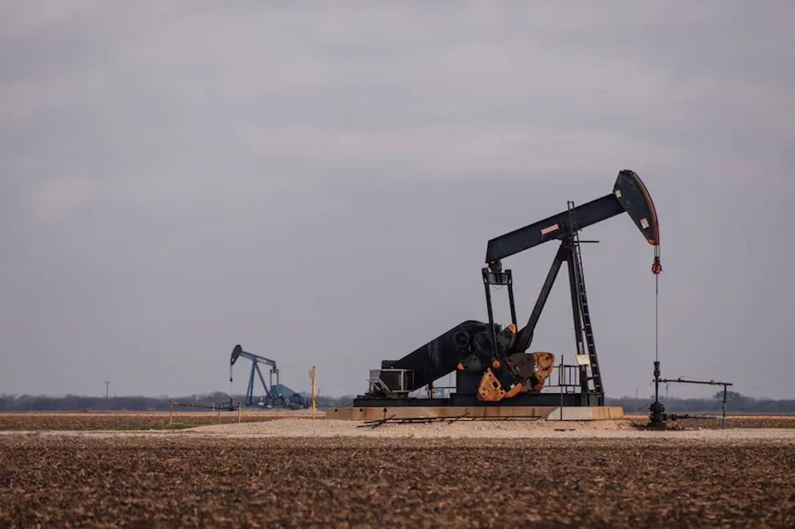 El petróleo se disparó un 5 % luego de terminar la tregua entre EEUU e Irán