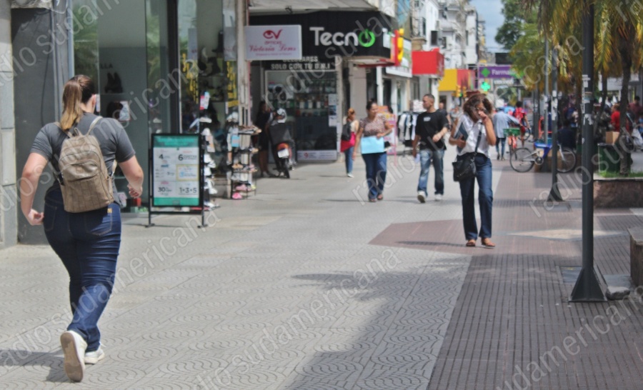 Por bajas ventas los comerciantes se unieron para ofrecer descuentos