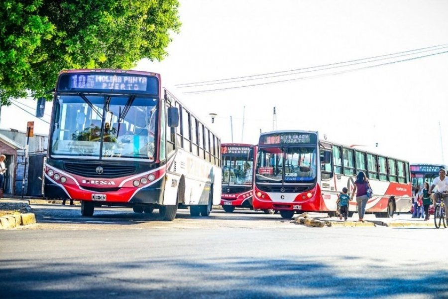 La UTA pide un aumento de sueldos y amenaza con un paro de colectivos