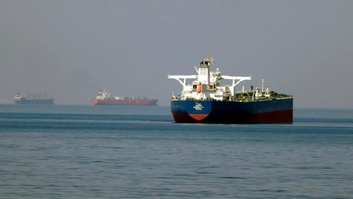 Trump ordena reabrir el estrecho de Ormuz: "¡Que fluya el petróleo!”