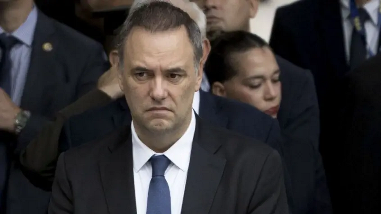 Advierten que Adorni "no dejó ningún capítulo del código penal sin transgredir" pero que no será rem